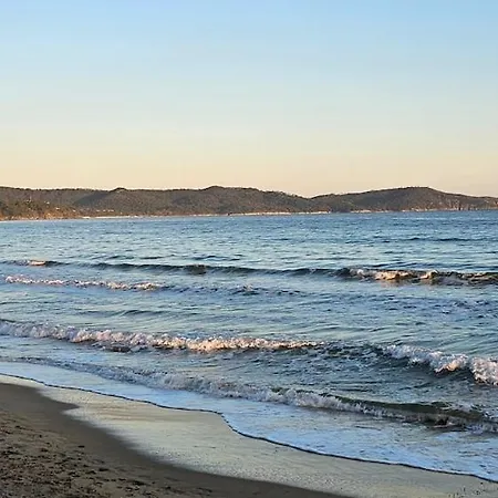 Familiale Pied Dans L'eau Acces Direct A La *